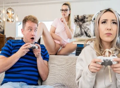 thiếu nữ bị bạn thân cuỗm mất người yêu vì đắm chìm trong game