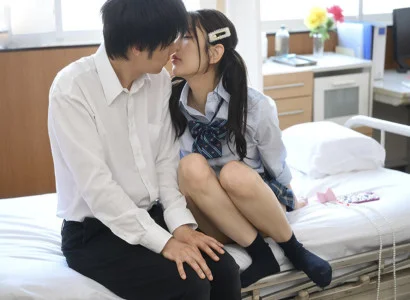 Gã nam sinh yếu đuối bị khoa khôi địt giữa lớp